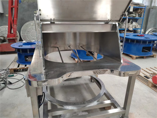 Dust free feeding station for powder