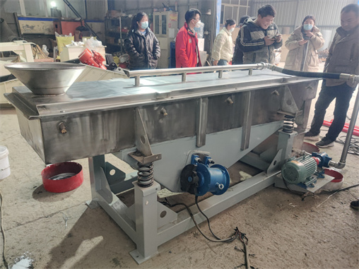 Large Output Linear Vibrating Screen With Chemicals Industry