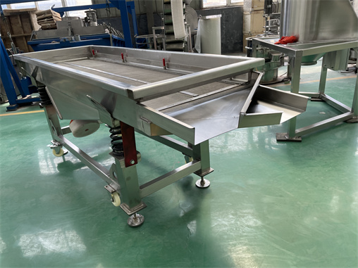 Stainless Steel Linear Type Vibration Screen Machines For Screening Salt Production