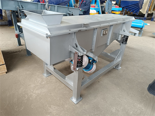 Linear Vibrating Screen For Separating