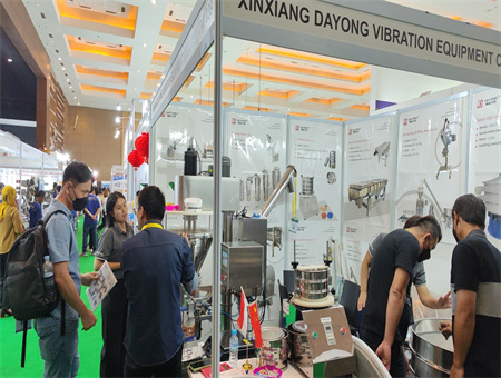 Xinxiang Dayong Vibration Equipment Co., Ltd. successfully debuted at the Indonesian Packaging Machinery Exhibition, showing innovative scientific and technological achievements