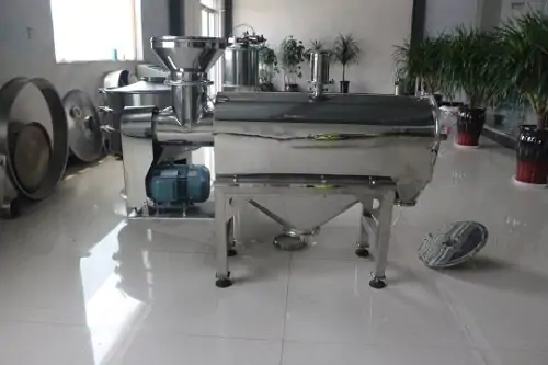Screening mica powder using an air flow sieve