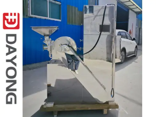 Grinding machine for crushing puffed food